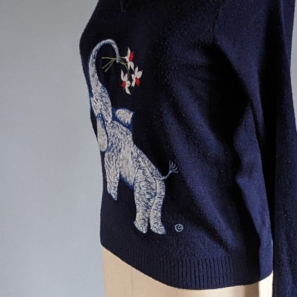 Vintage Embroidered Navy V-Neck Sweater with Elephant Holding Flower Novelty - Picture 3 of 6